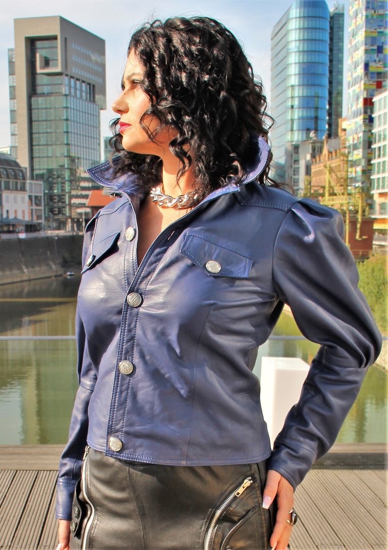 Leather blouse in REAL leather in puffed sleeves elegant in blue
