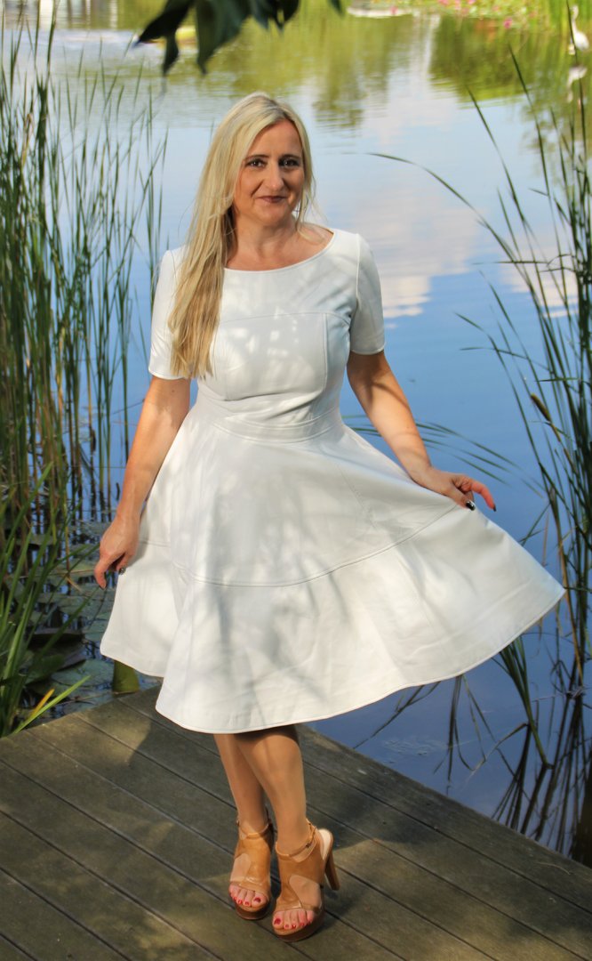 A-Style Dress in GENUINE Leather in white -Boston-
