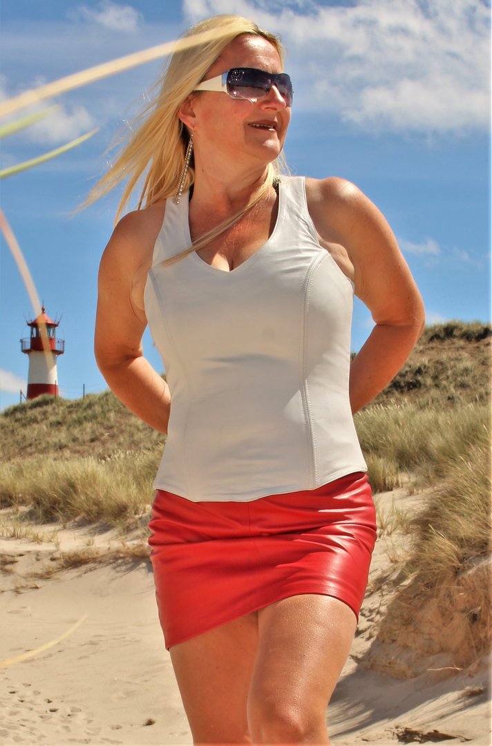 Leather Skirt in GENUINE Leather as Mini Skirt in red