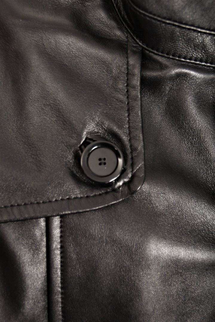 Kurzmantel aus super soft ECHT Leder in schwarz
