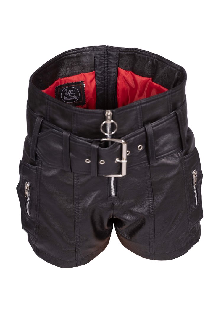 Shorts en cuir en cuir VÉRITABLE avec une ceinture large et taille haute