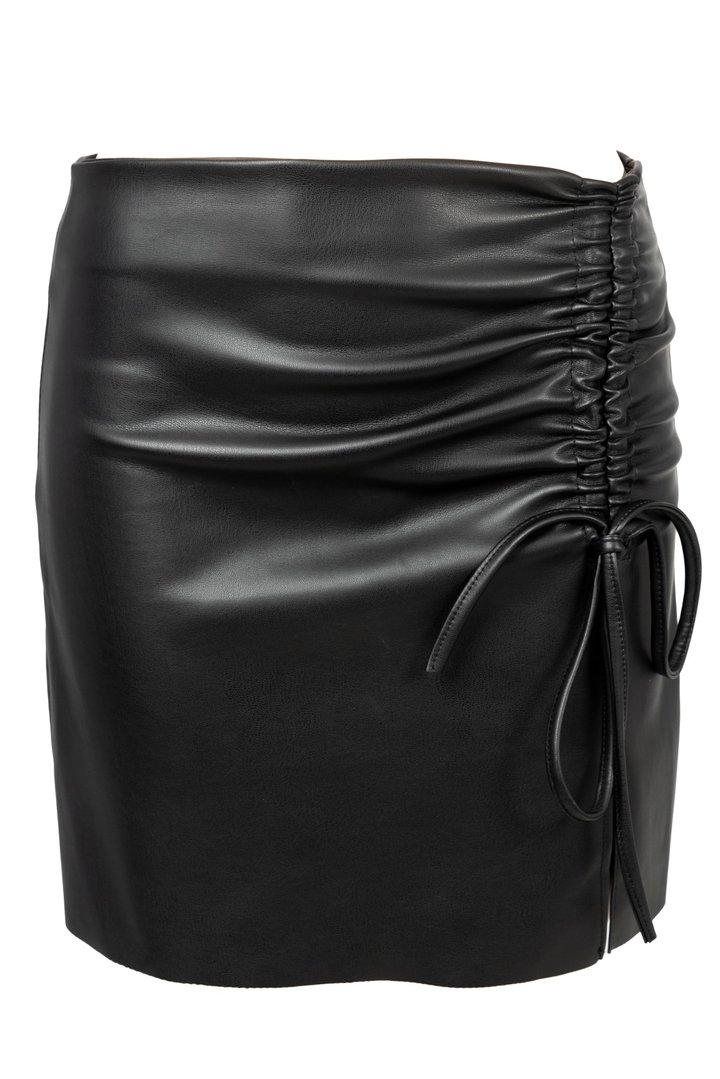 Faux leather skirt in black