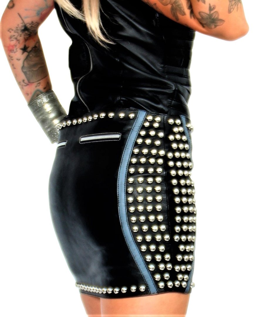 Leather skirt in GENUINE leather with rivets in black
