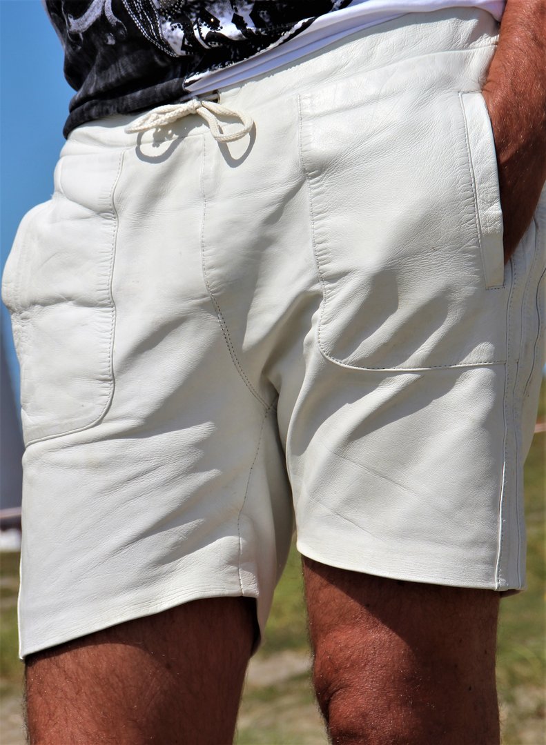 Pantalones cortos de cuero deportivos de cuero genuino suave en blanco