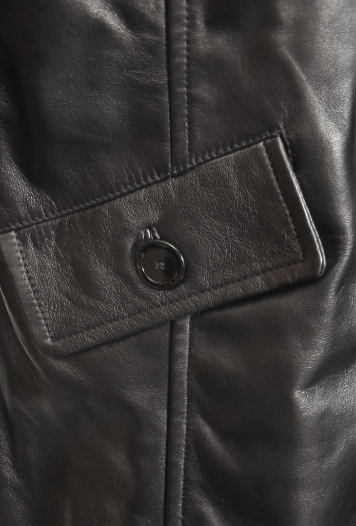 Kurzmantel aus super soft ECHT Leder in schwarz