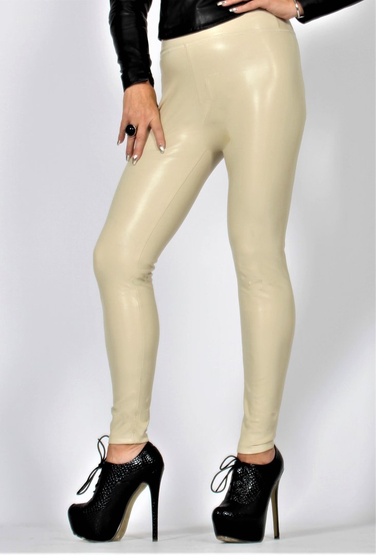 Pantaloni in pelle elasticizzata come leggings  a vita alta pelle beige
