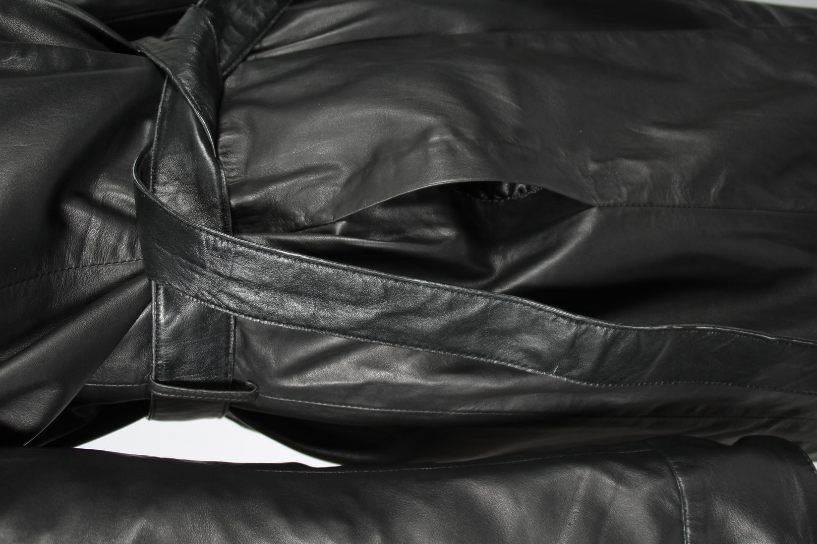 Leather Coat in GENUINE Leather in BLACK with Belt