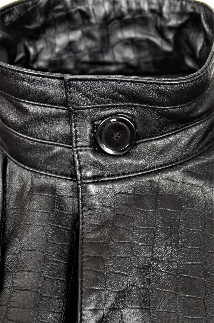 Korte mantel van ECHT leder in zwart met krokodillenopdruk